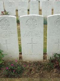 Lonsdale Cemetery - McKnight, E