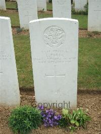 Lonsdale Cemetery - Parle, L