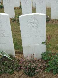 Lonsdale Cemetery - Shreeves, R