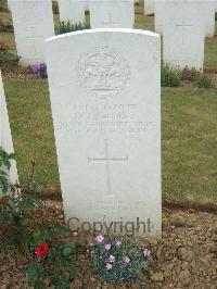 Lonsdale Cemetery - Thomas, D J