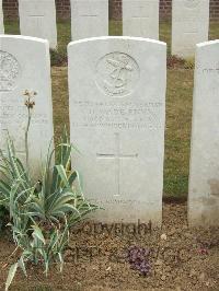 Lonsdale Cemetery - Wade, T H