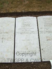 Mill Road Cemetery - Fox, Walter