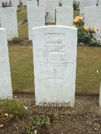 Mill Road Cemetery - Holmes, E S