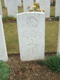Mill Road Cemetery - Lawrence, G E