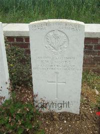 Mill Road Cemetery - Scott, Kenneth William Lairg