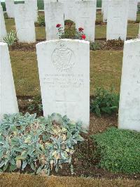 Mill Road Cemetery - Wedgwood, P E