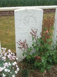 Mill Road Cemetery - Wray, H J