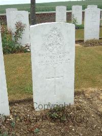 Mill Road Cemetery - Yoxen, F