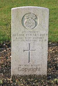St. Sever Cemetery Rouen - Holt, Arthur Edward