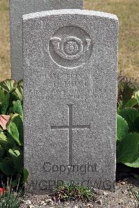 St. Sever Cemetery Rouen - Hunt, H