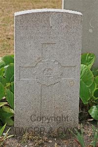 St. Sever Cemetery Rouen - Johnson, Evelyn Walter James