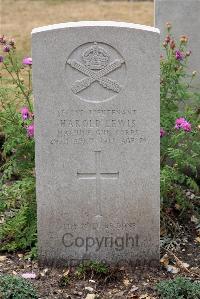 St. Sever Cemetery Rouen - Lewis, Harold