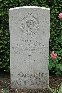 St. Sever Cemetery Rouen - Massy-Miles, Harry Godfrey