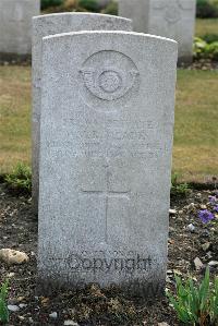 St. Sever Cemetery Rouen - Meades, William Roland