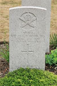 St. Sever Cemetery Rouen - Moon, Roy Agnew