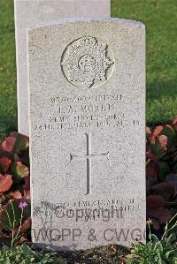 St. Sever Cemetery Rouen - Morris, Ewart Andrew