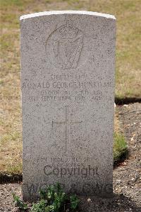 St. Sever Cemetery Rouen - Munro, Ronald George