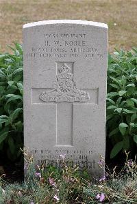 St. Sever Cemetery Rouen - Noble, Harry William