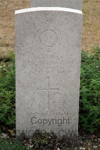 St. Sever Cemetery Rouen - Ogle, John Hughes