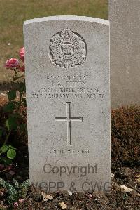St. Sever Cemetery Rouen - Petty, Harry Arthur