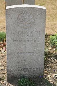 St. Sever Cemetery Rouen - Reddle, T