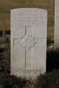 St. Sever Cemetery Rouen - Richards, Ernest Henry