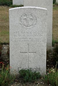 St. Sever Cemetery Rouen - Robinson, Harold William Richard