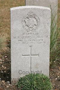 St. Sever Cemetery Rouen - Russell-Smith, Hugh Francis