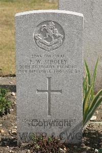 St. Sever Cemetery Rouen - Scholey, Percy William