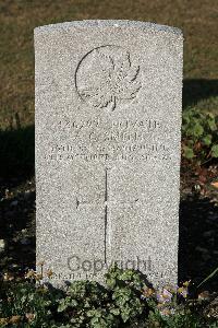 St. Sever Cemetery Rouen - Smith, Alan George