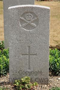St. Sever Cemetery Rouen - Souls, Walter Davis