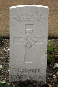 St. Sever Cemetery Rouen - Stallard, R W