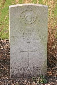 St. Sever Cemetery Rouen - Sykes, Harry