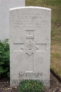 St. Sever Cemetery Rouen - Taylor, Sidney Arnold Turner