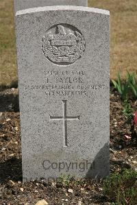 St. Sever Cemetery Rouen - Taylor, T