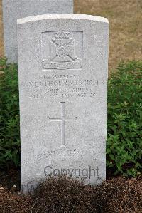 St. Sever Cemetery Rouen - Trusler, James Thomas