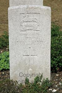 St. Sever Cemetery Rouen - Wilson, Harold