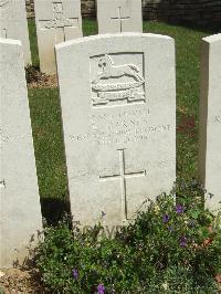 Blighty Valley Cemetery - Barnes, F