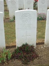 Connaught Cemetery - Hoye, G