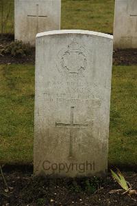 Ancre British Cemetery Beaumont-Hamel - Angus, W