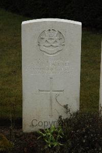 Ancre British Cemetery Beaumont-Hamel - Bleasdale, A C