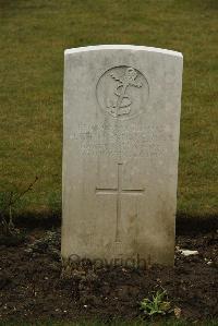 Ancre British Cemetery Beaumont-Hamel - Chippendale, H