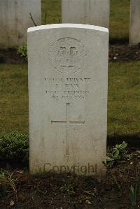 Ancre British Cemetery Beaumont-Hamel - Eva, L