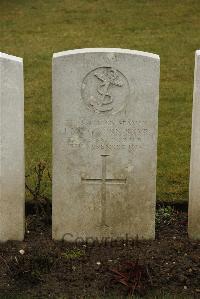 Ancre British Cemetery Beaumont-Hamel - McGivern, J