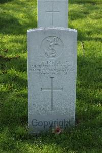 Sheerness (Isle-Of-Sheppey) Cemetery - Ireland, J H