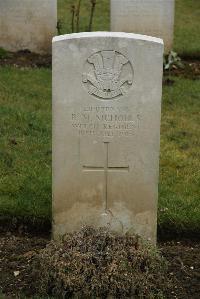 Heilly Station Cemetery Mericourt-L'abbe - Nicholls, R M