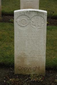 Heilly Station Cemetery Mericourt-L'abbe - Skipsey, W A