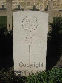 Malo-Les-Bains Communal Cemetery - Holt, John Leonard