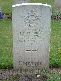 Reichswald Forest War Cemetery - Amesbury, Roy Locke