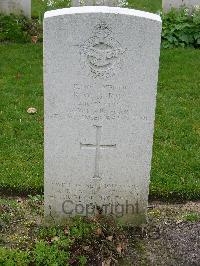 Reichswald Forest War Cemetery - Berry, Royston Willett
